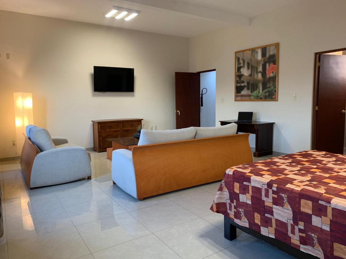 Cinco De Mayo Hotel Querétaro Esterno foto
